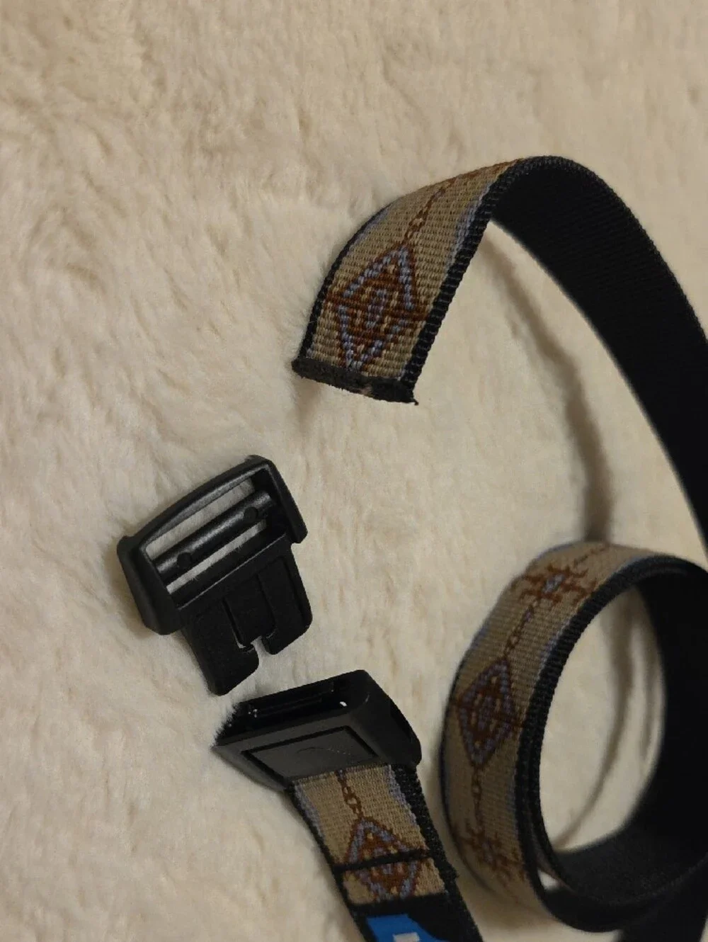 Kavu Men’s Black and Tan Patterned Web Belt
